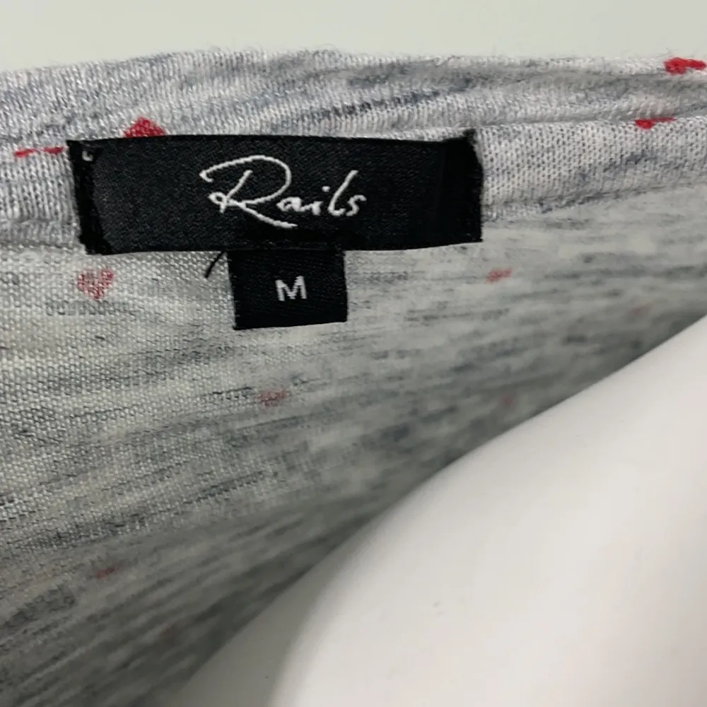 Rails Gray Linen Valentine’s Heart Print Lina V-Neck T-shirt Top size medium - Image 8