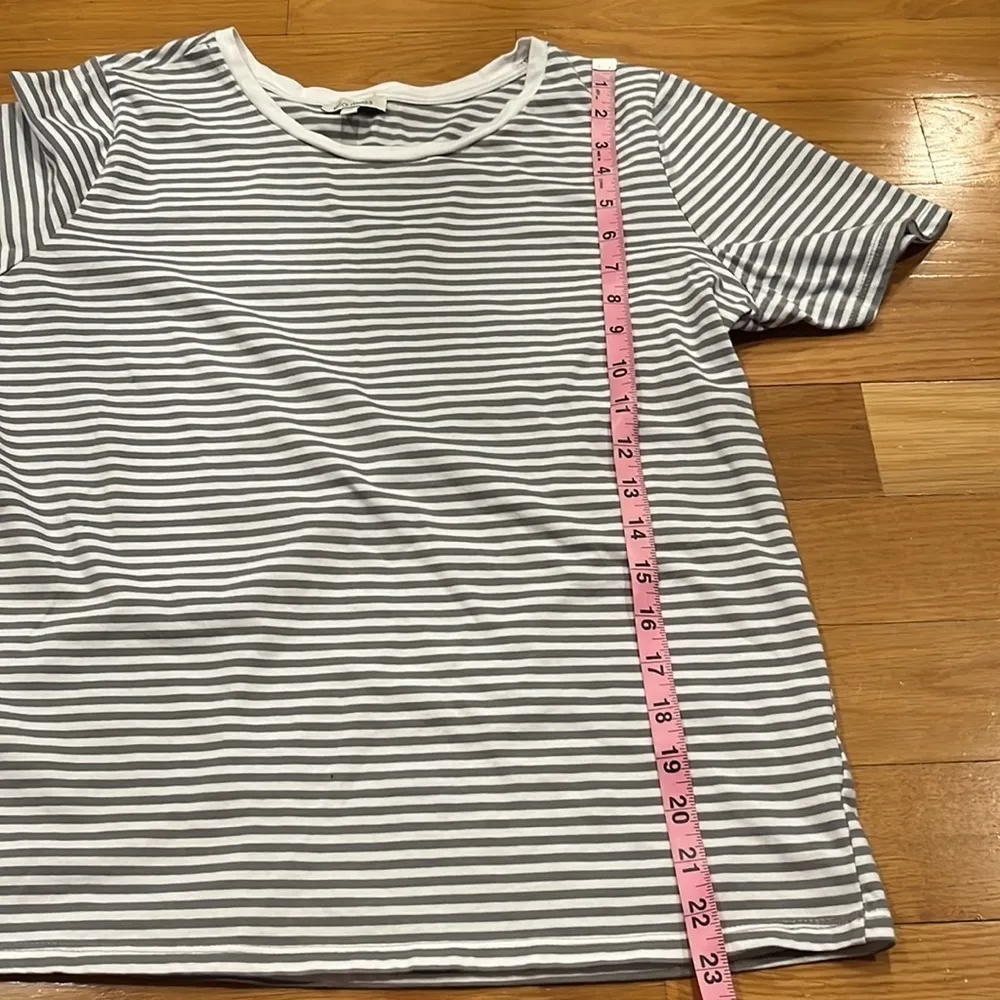 Ella moss striped short sleeve top size large. - Image 5