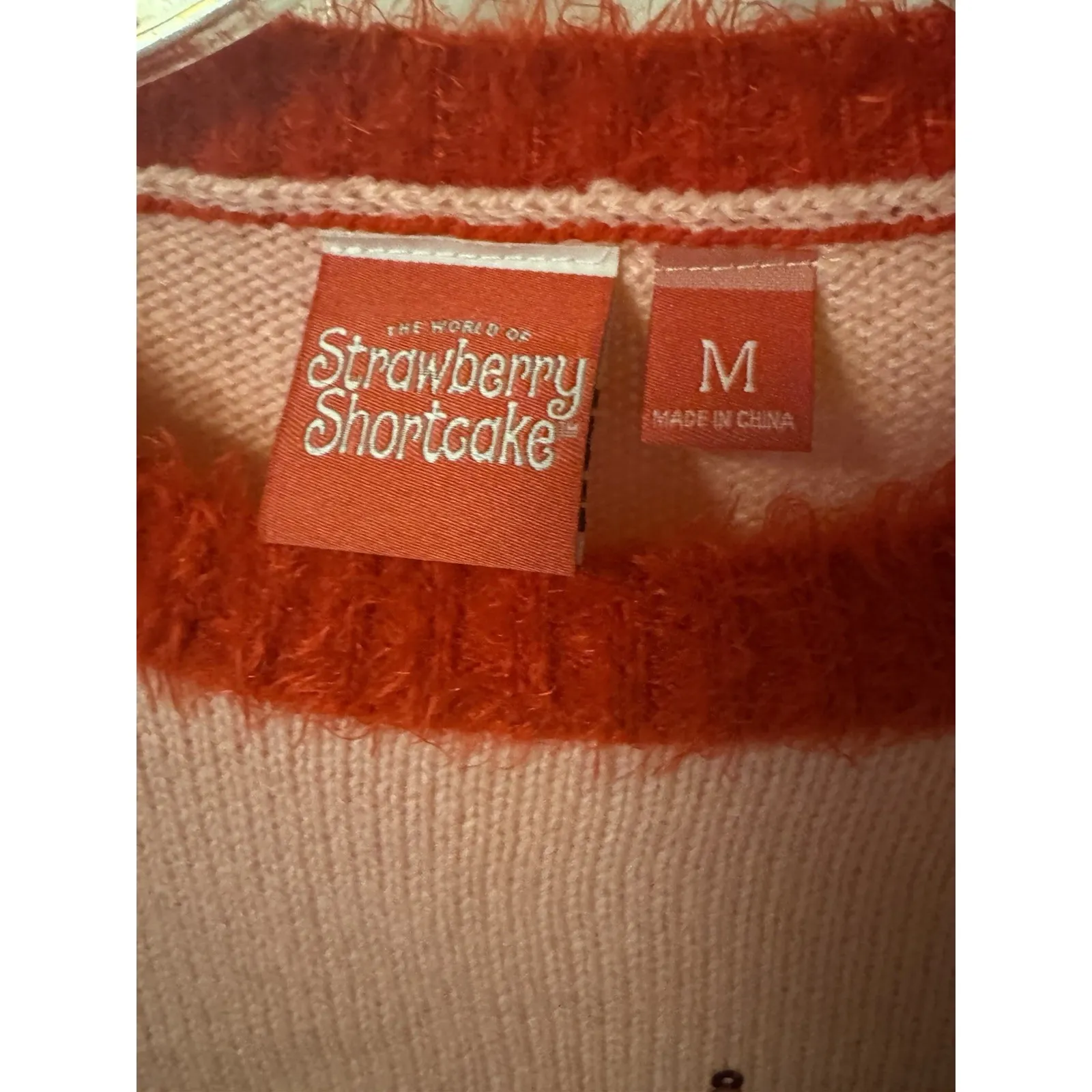 Strawberry Shortcake Women's Pink fuzzy collared Sweater w/Sequin Embellishments Size M - Image 5