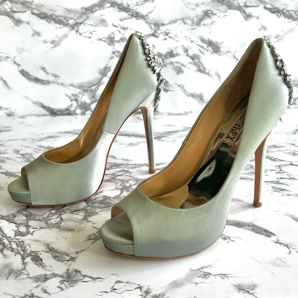 Badgley Mischka Kiara Heels Mint Green Crystal Satin Platform Pumps 7 Stilettos - Image 2