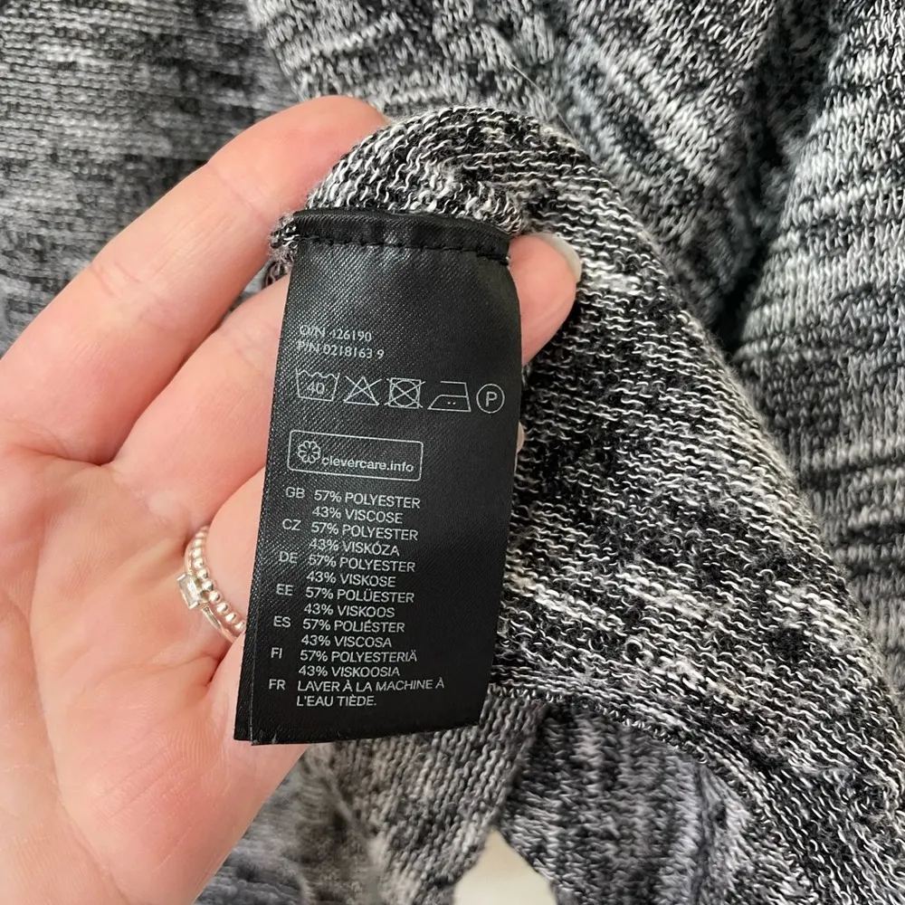 H&M Divided Black White Marled 1/2 Sleeve Open Front Cardigan Shrug ~ Size S - Image 4