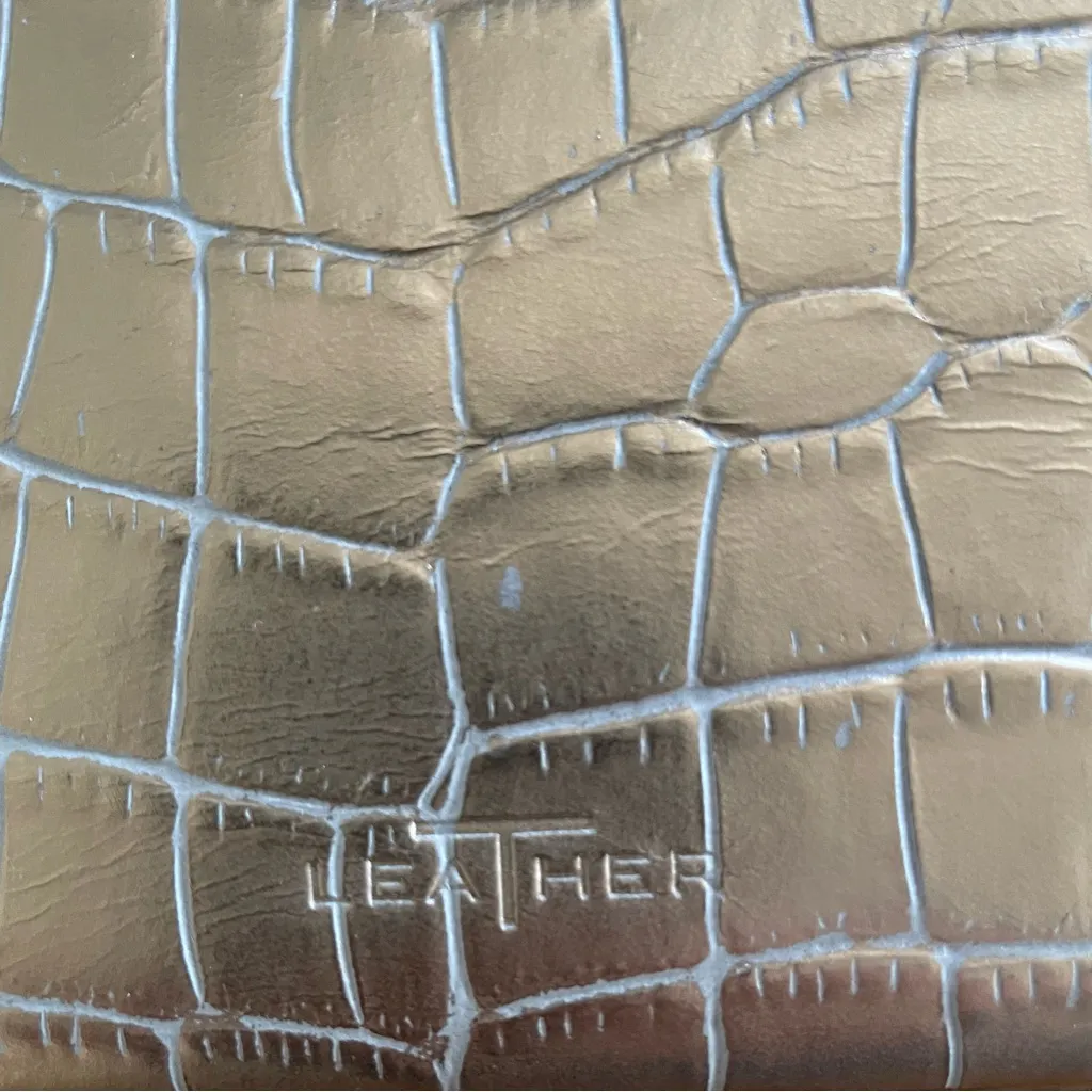 TAHARI Trifold Wallet Gold  Embossed Leather Crocodile Pattern CashCard Organize - Image 13