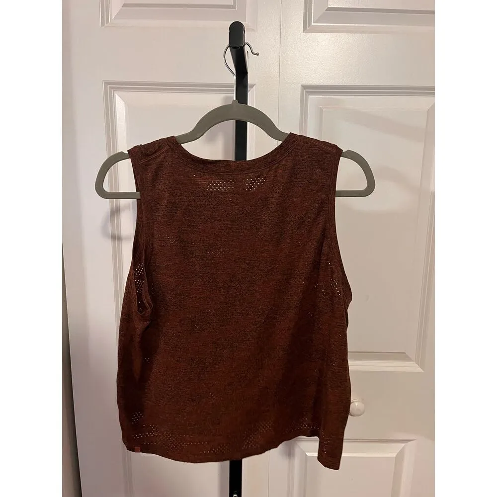 Lululemon Train to be tank - Women’s size 8 - Image 3