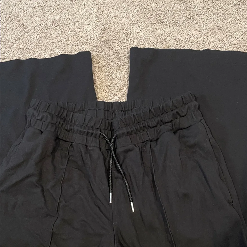 Serra Black Drawstring Wide Leg Cropped Pants Size Small 4-6 - Image 3