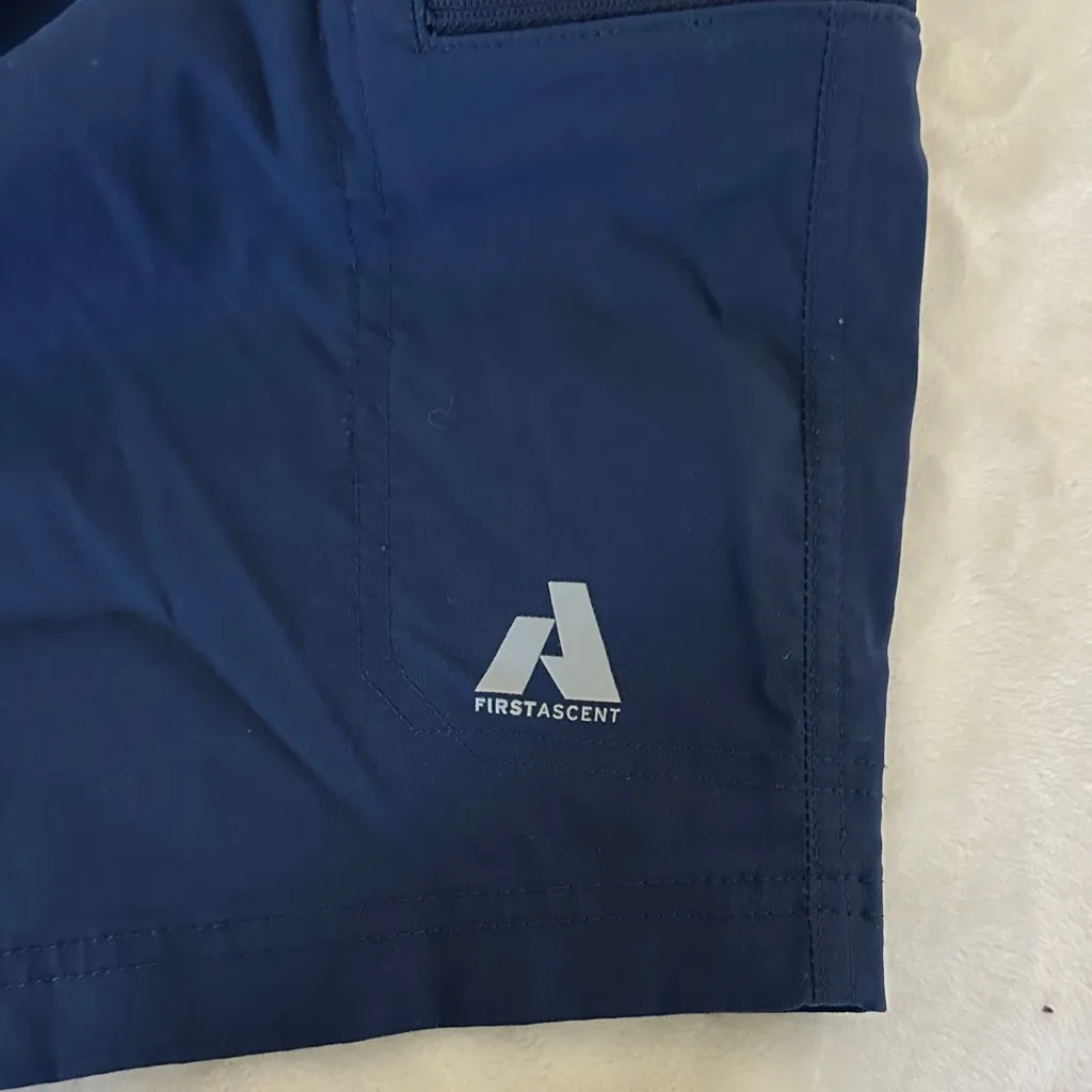 Eddie Bauer Women's Dark Blue Cargo Shorts - Image 4