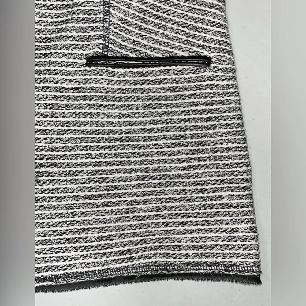 Chico’s NWT Size 2 (L) Black Tweed - Red Embellished Open Front Jacket Blazer - Image 3