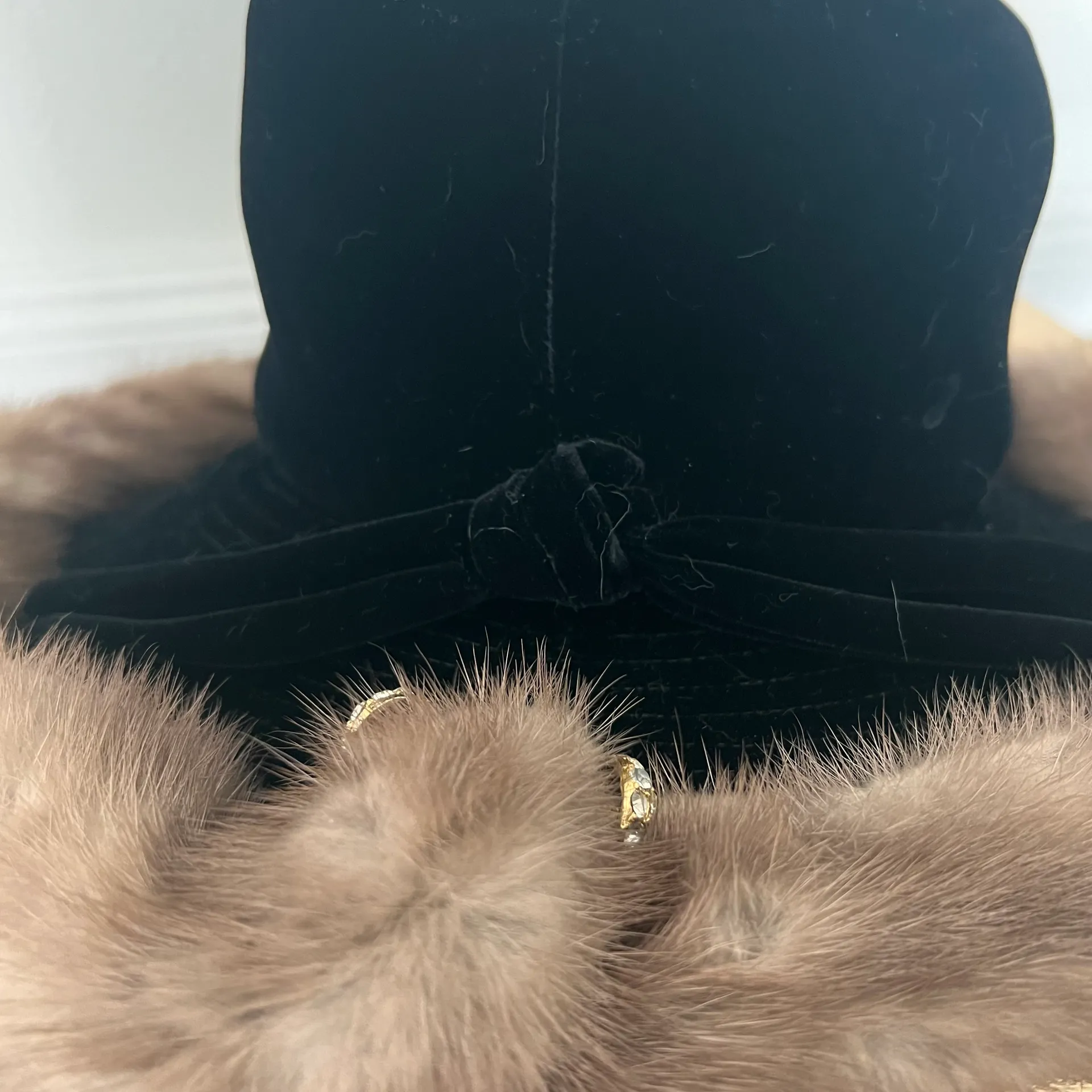 Vtg BETMAR Womens Formal Hat Black Wool Felt Real Mink Fur Trim & Rhinestone  - Image 3