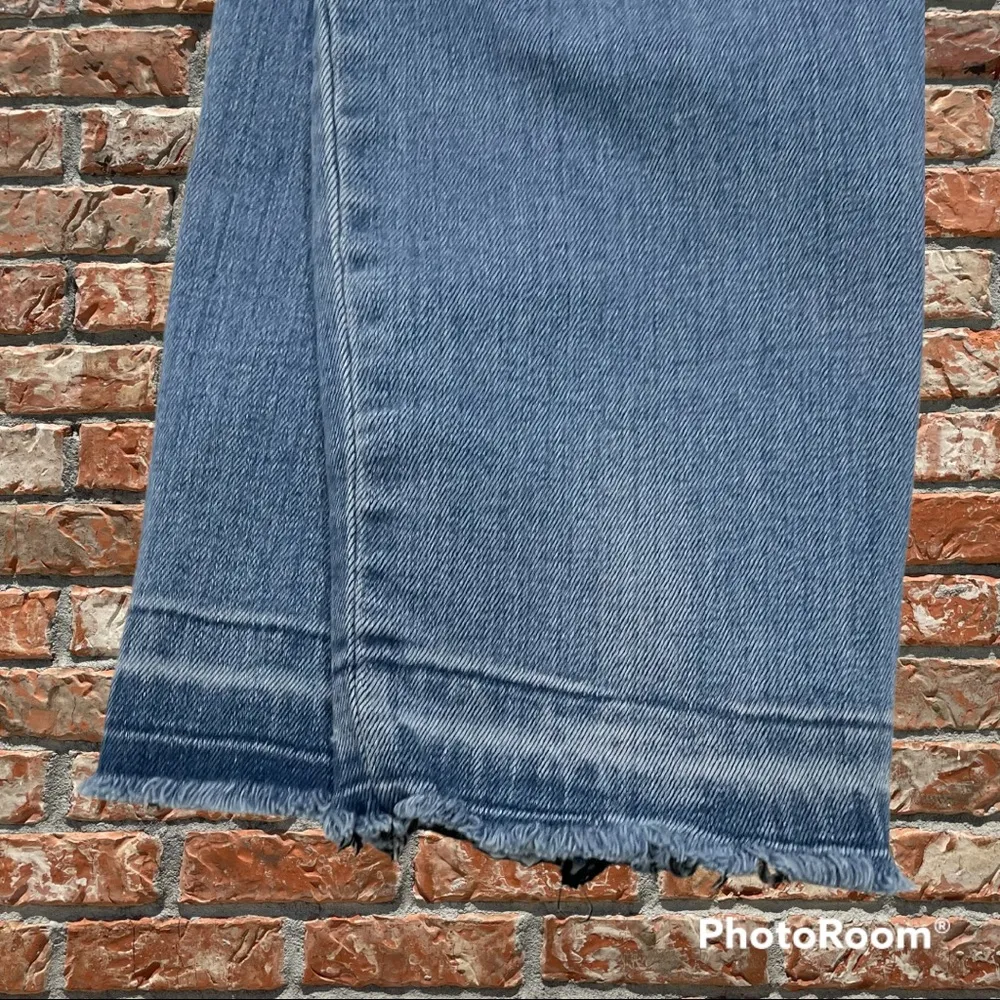 CHAPS 🎉HP🎉  denim distressed blue jeans / 2 / Excellent condition - Image 5