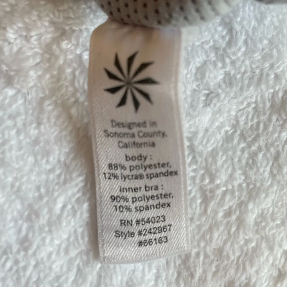 ATHLETA Full Focus Sports Bra Sz XS - striped Black gray excellent condition - Image 6