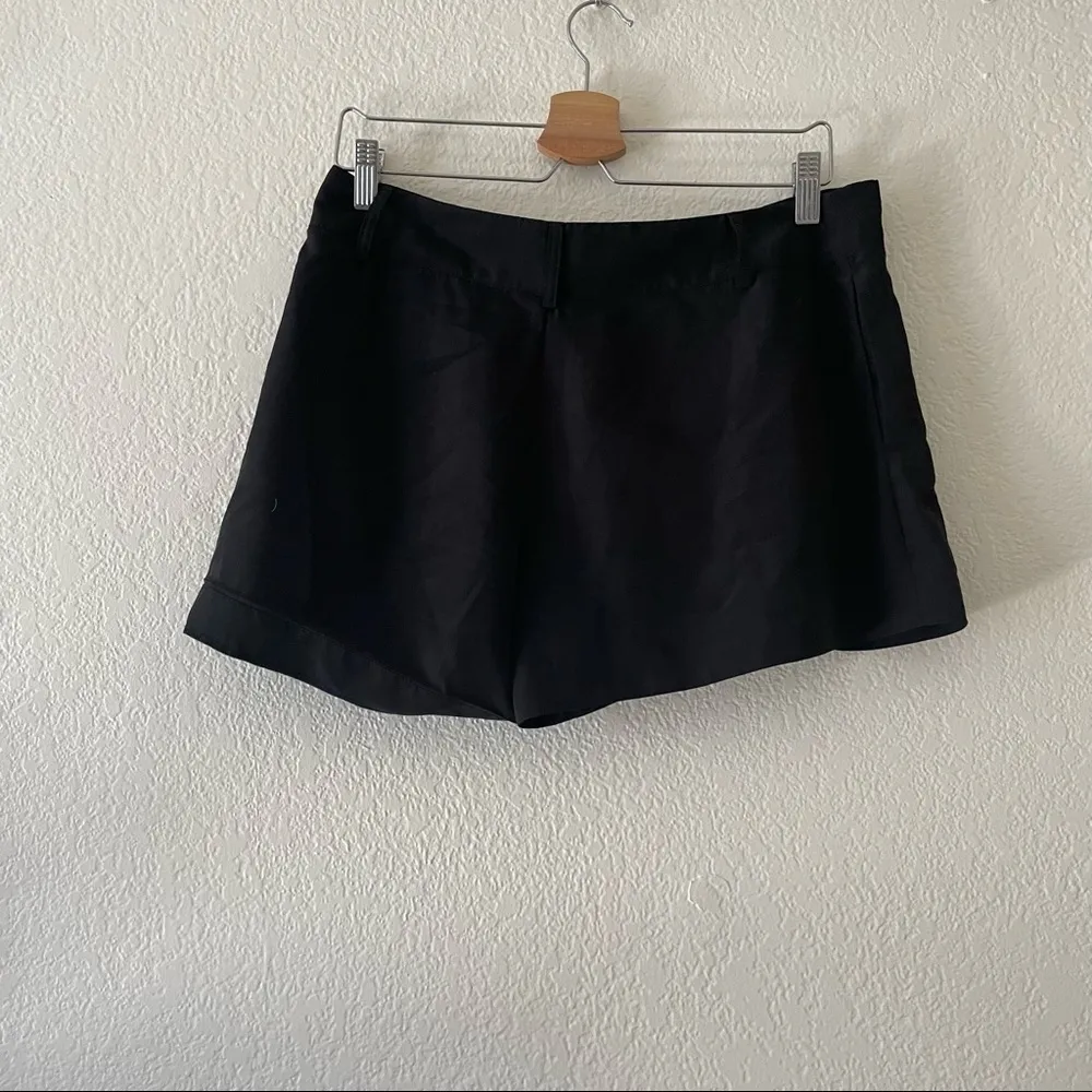 Parker Womens  Black Pleated Shorts - Image 4