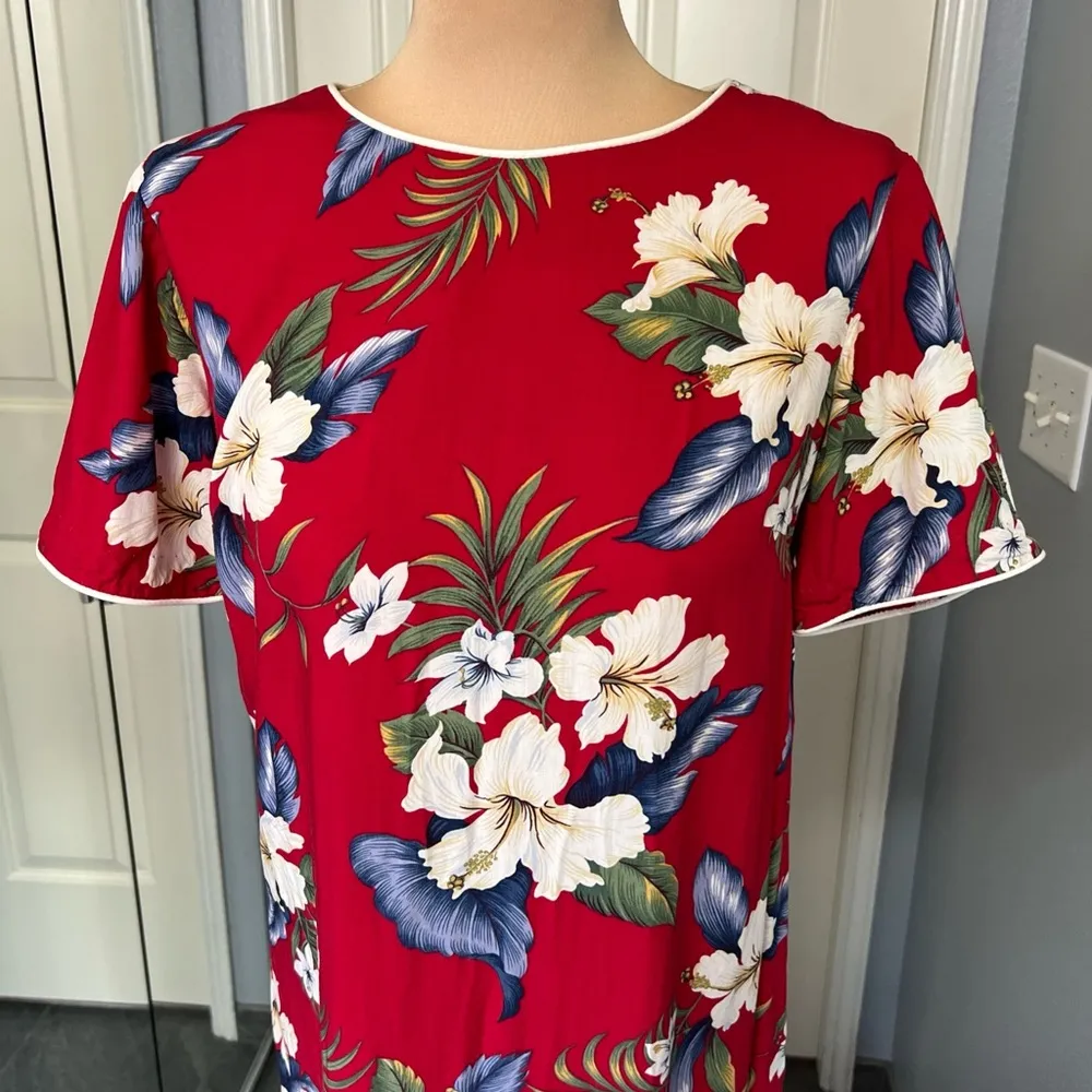 Vintage Iolani Made in Hawaii Red Floral Tropical Hawaiian Dress‎ - Image 2