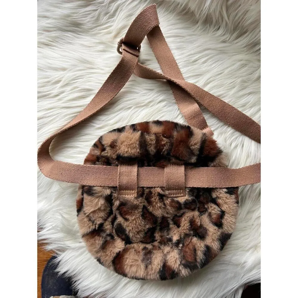 Aerie Leopard Print Round Crossbody Bag - Image 9