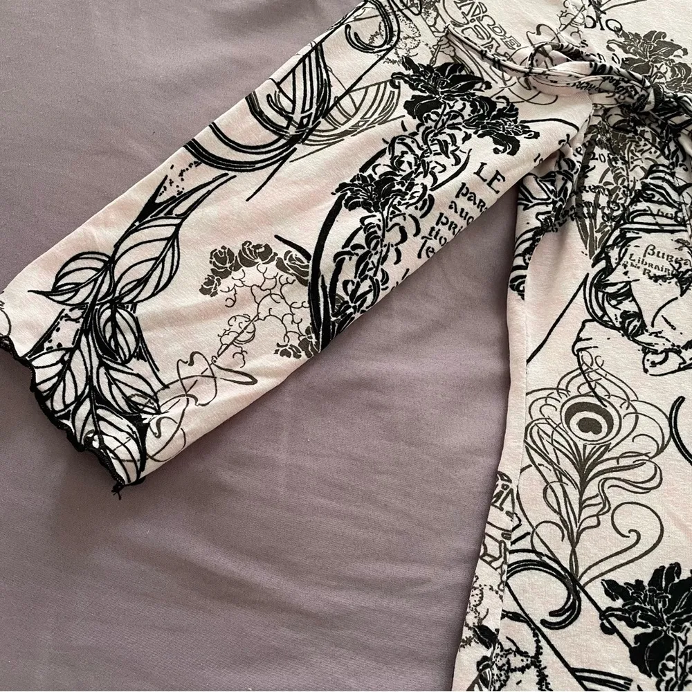 Armand Thiery Affinites French pink novelty newspaper boho blouse, size 2 art - Image 8