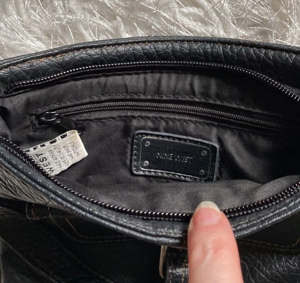 EUC Nine West Women’s Pebbled Vegan Leather Minimalist Crossbody Shoulder Bag - Image 6