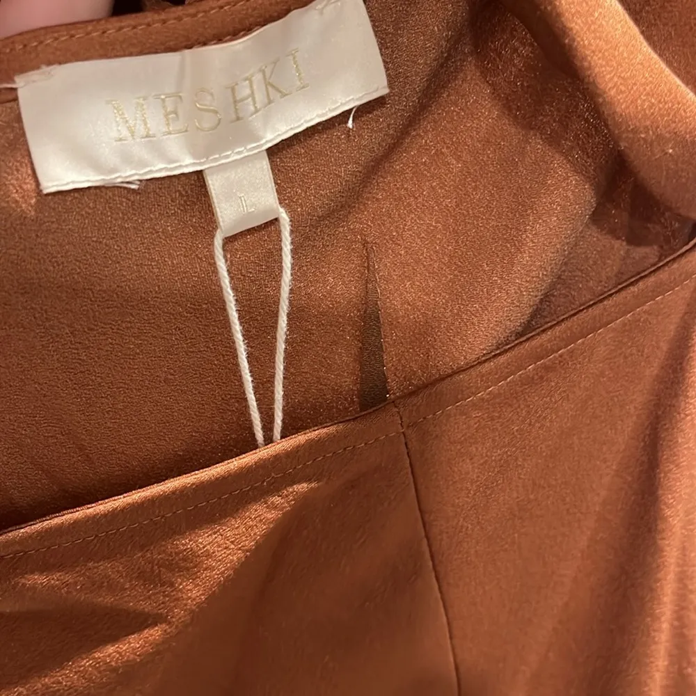 MESHKI (NWT) Harriet Satin Midi High Split Dress, Biscuit, Size L - Image 5