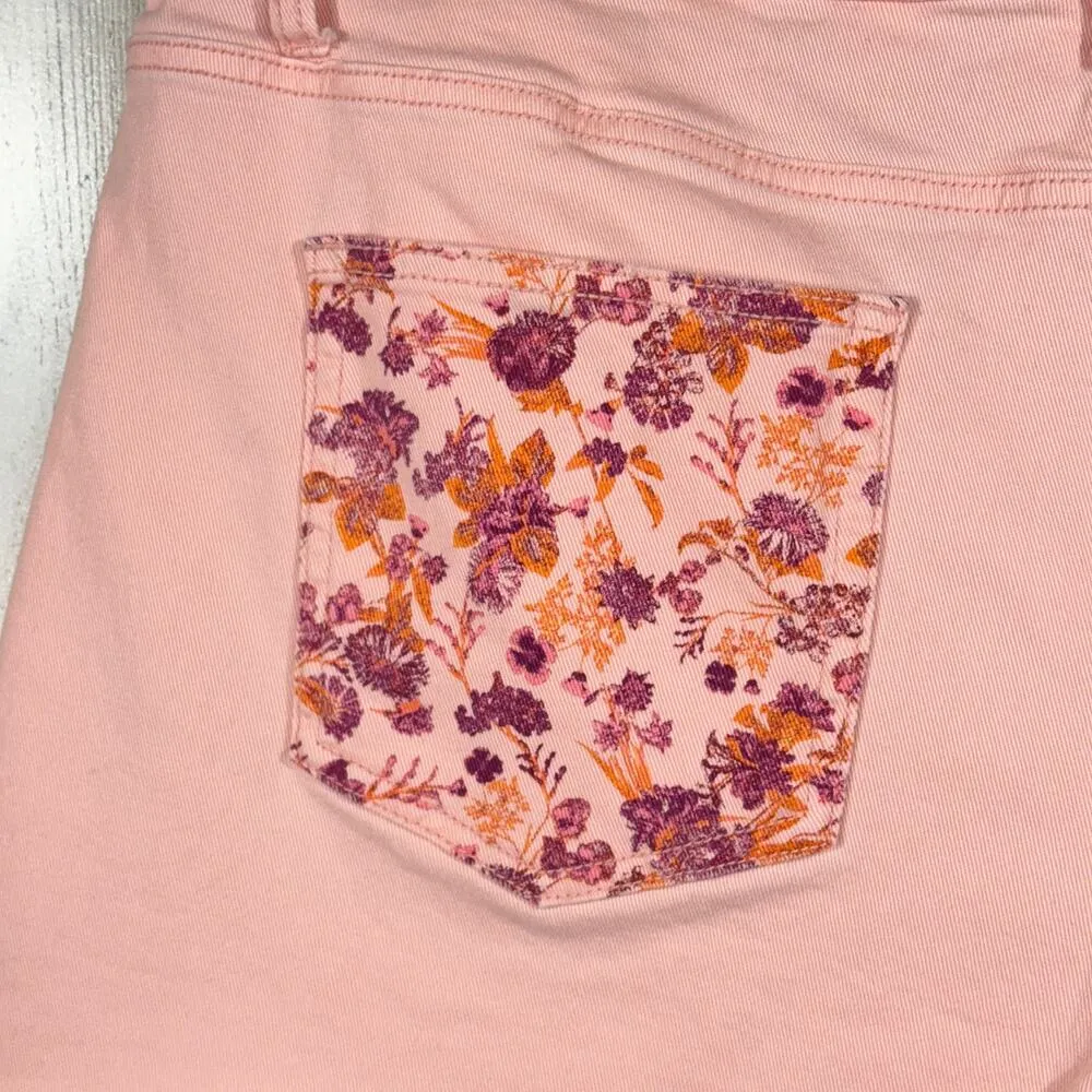 Time & Tru SZ 18 Hi-Rise Jean Shorts Distressed Frayed Hems Floral Patches Pink - Image 7