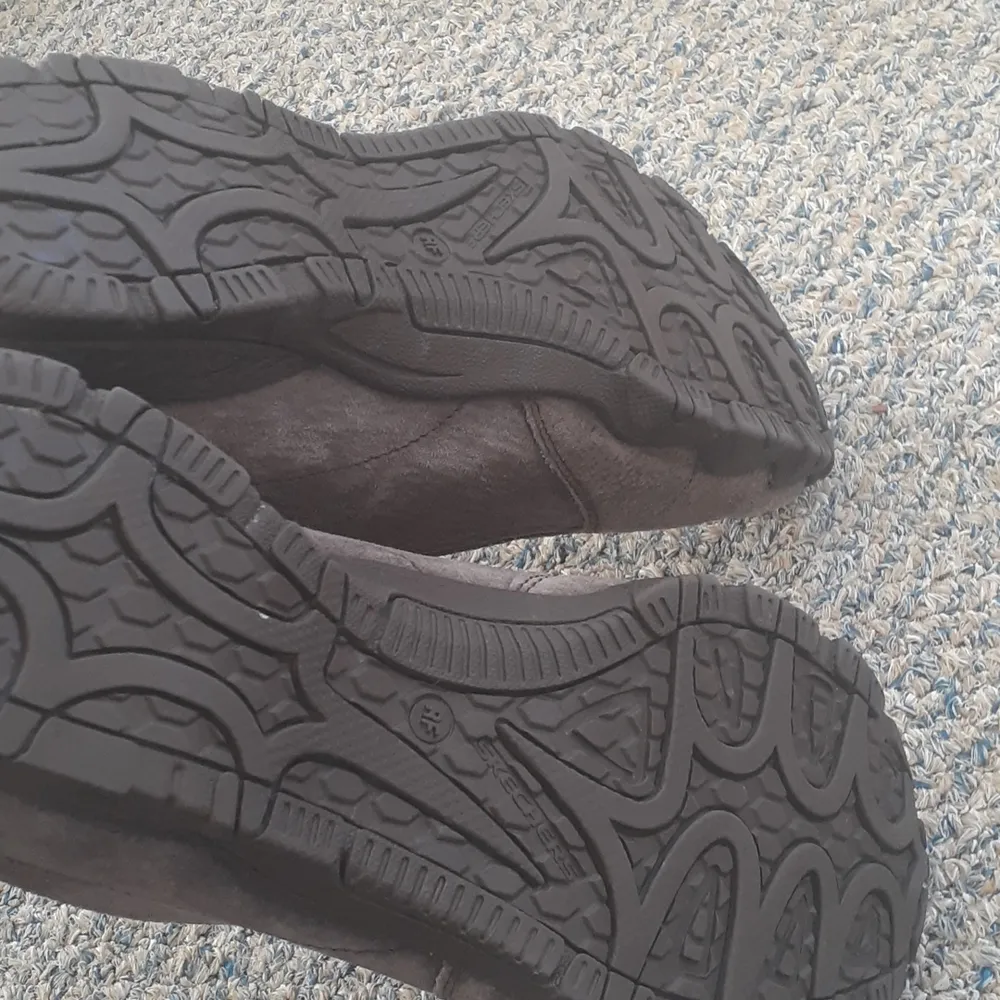 Skecher Memory Foam Shoes SIZE 8 - Image 4