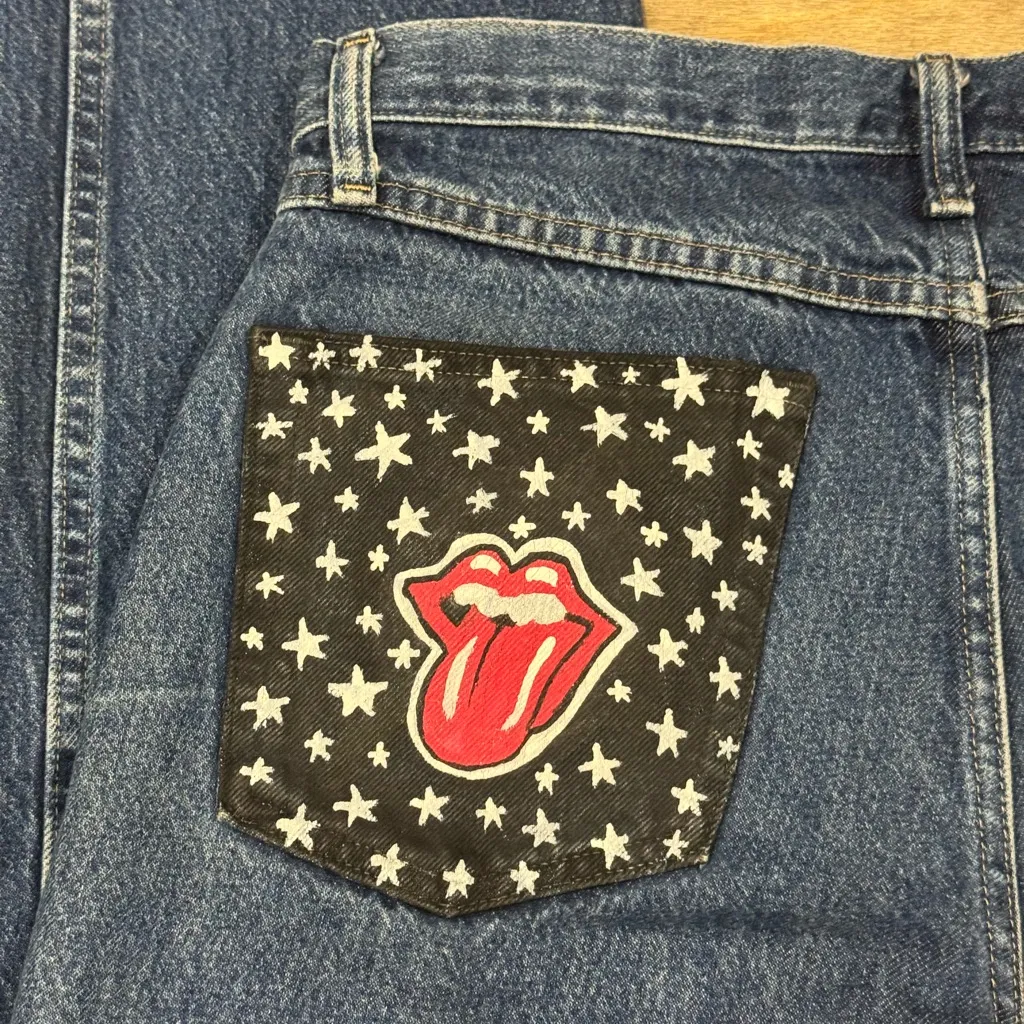 Wrangler Custom Kiss Painted Pocket Jeans Size 33 (12 womens) - Image 4