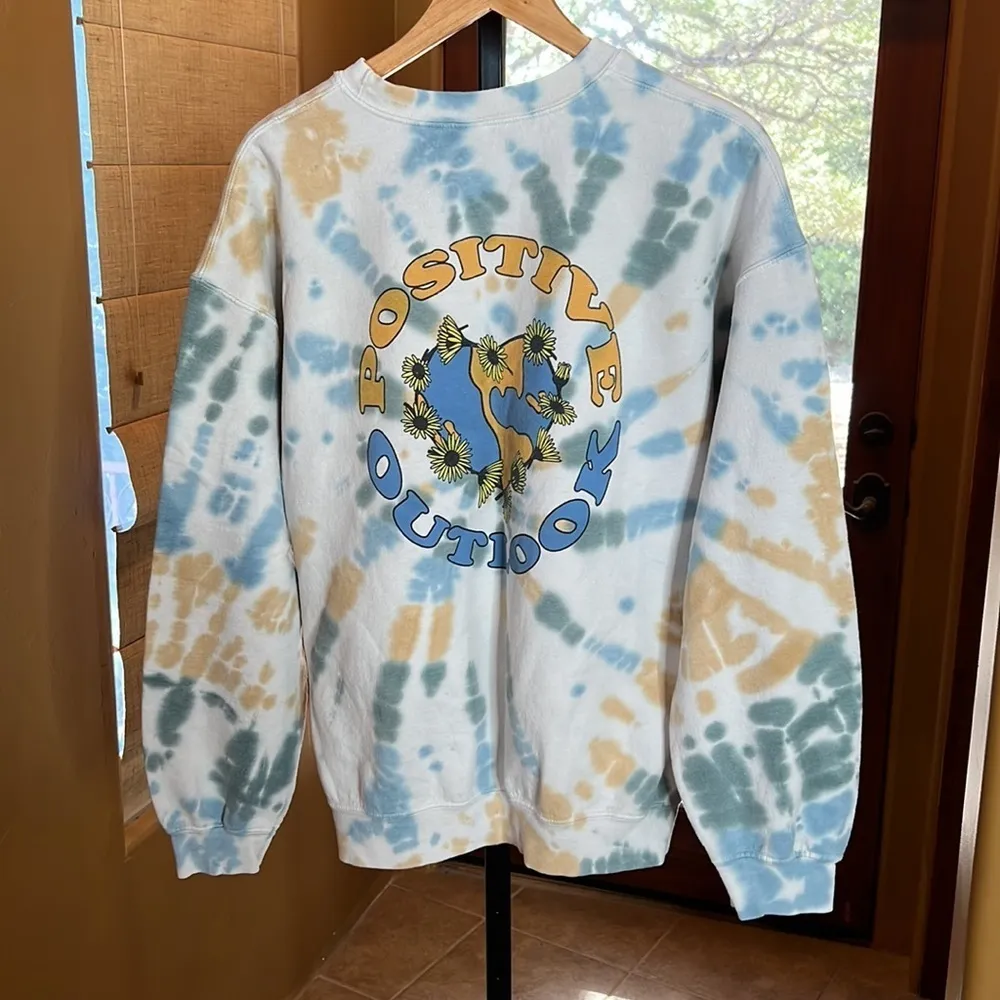 Urban Outfitters Positive Outlook Tie Dye Sweatshirt Size L/XL - Image 4