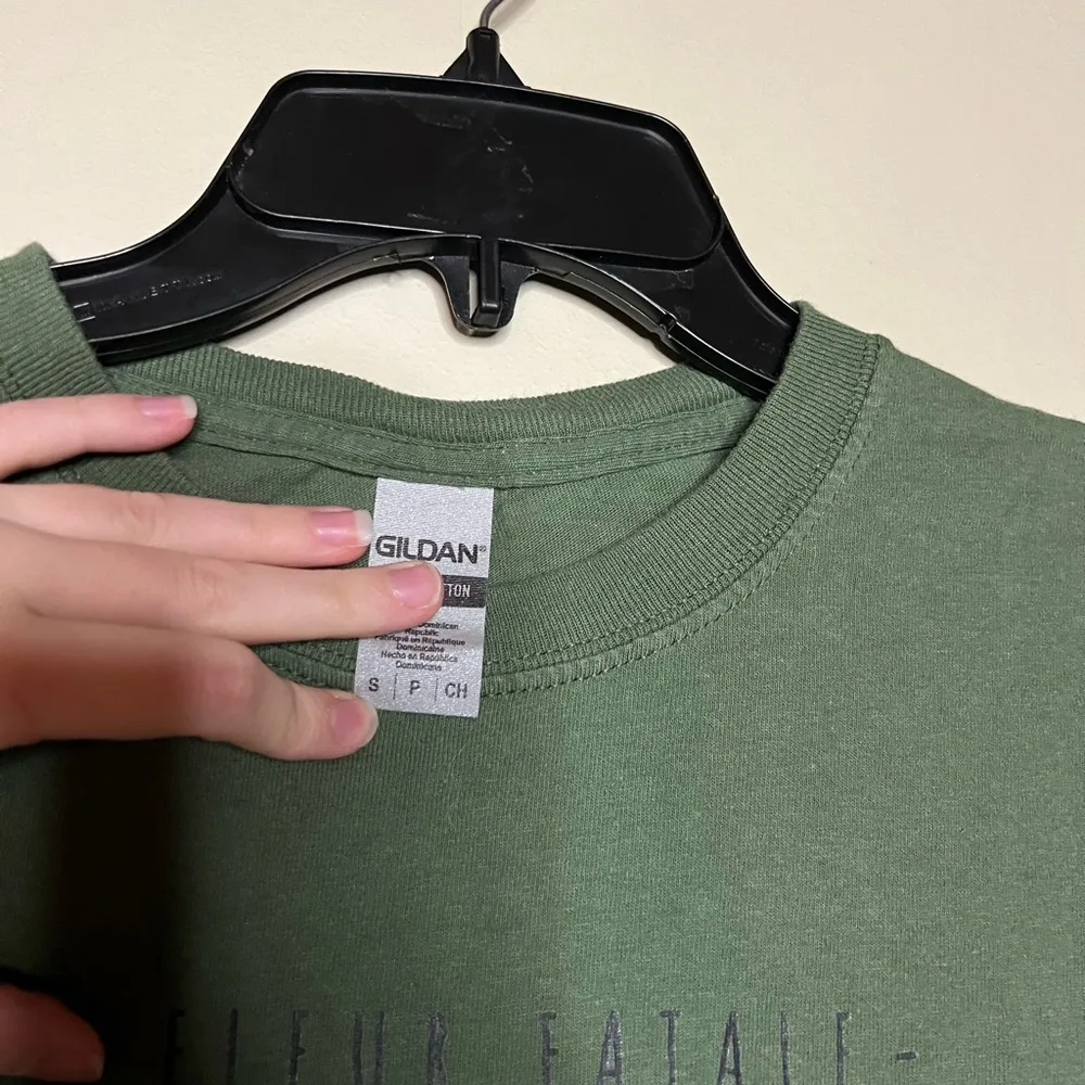 Green floral graphic tee - Image 4