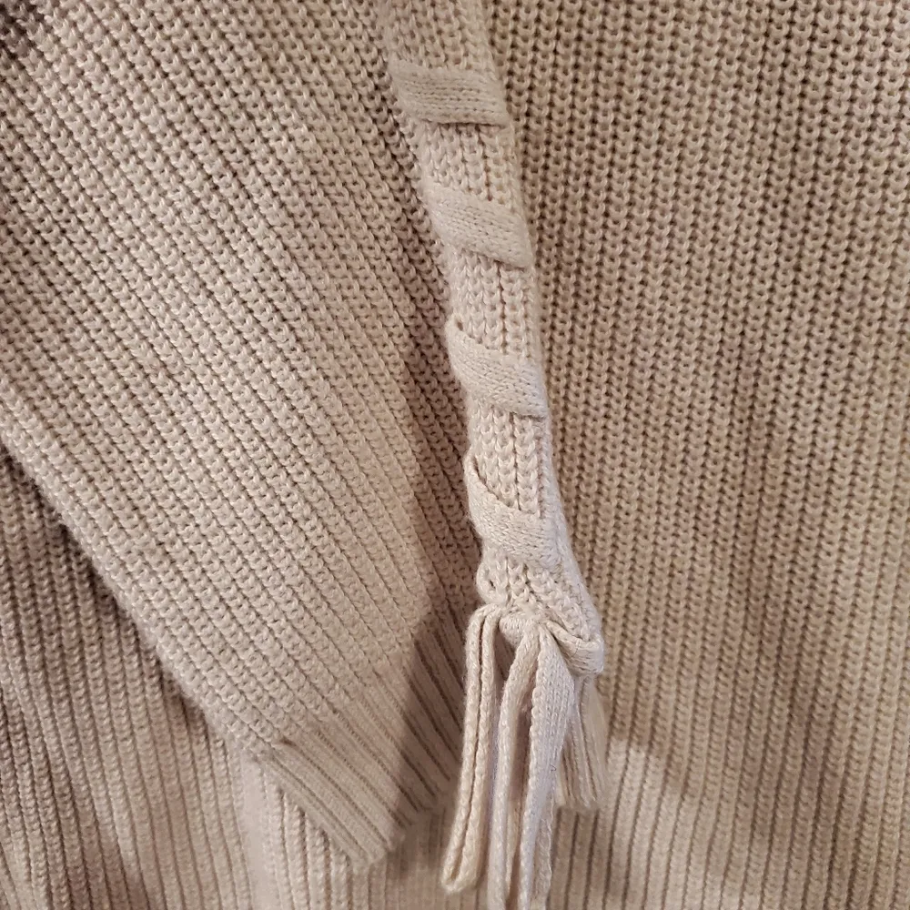 American Eagle Tan Beige Lace Tie Sleeve V-Neck Knit Sweater M - Image 6