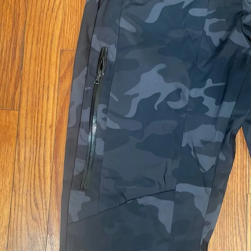Cambia‎ Jogger Pants Camo Black Grey women’s size 38 Medium - Image 3