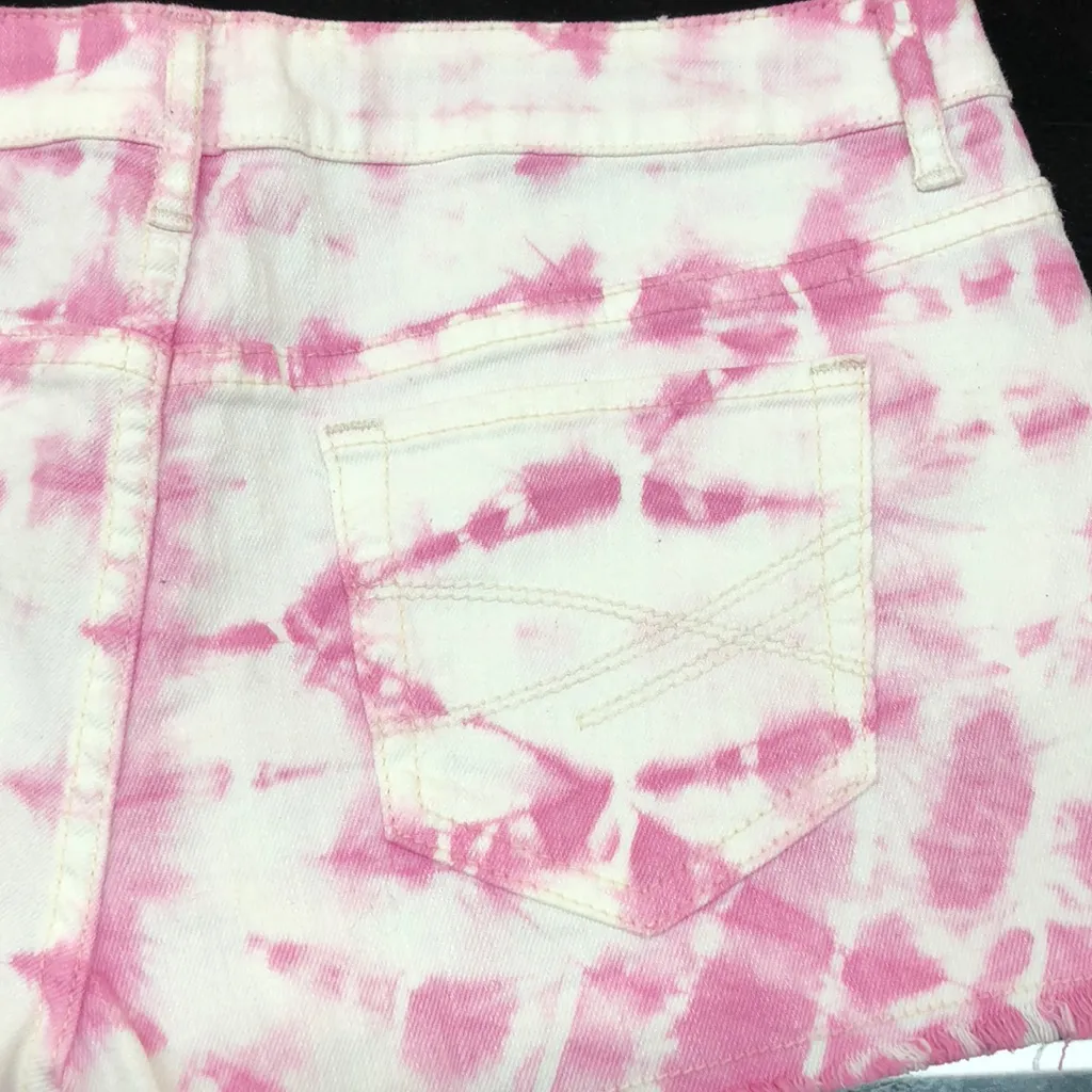 Size 10 Aeropostale shorts with side slit - Image 3