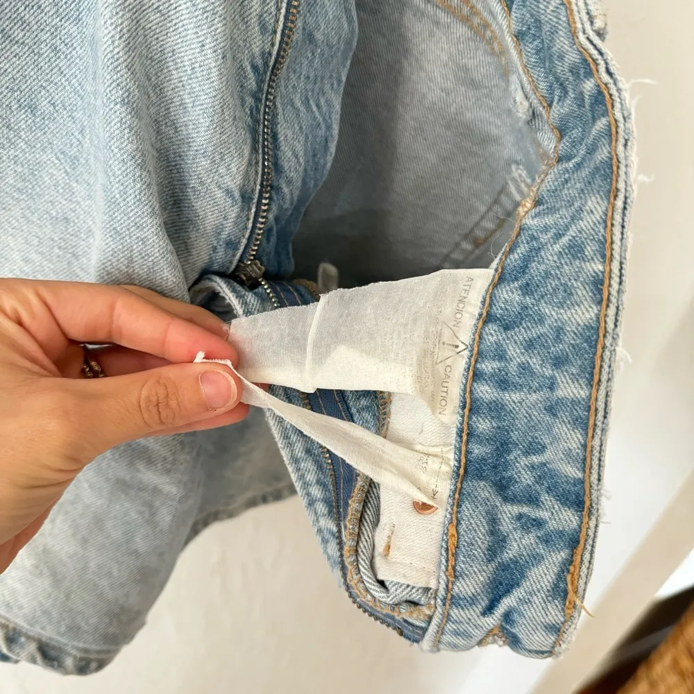 ZARA  Light Wash Mom Dad High Rise Jean Shorts Size 4 - Image 4