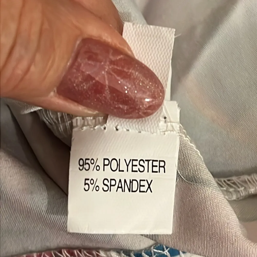 Taylor Swift graphic sleep shirt, fashion buttondown shirt, pink, size M - Image 8