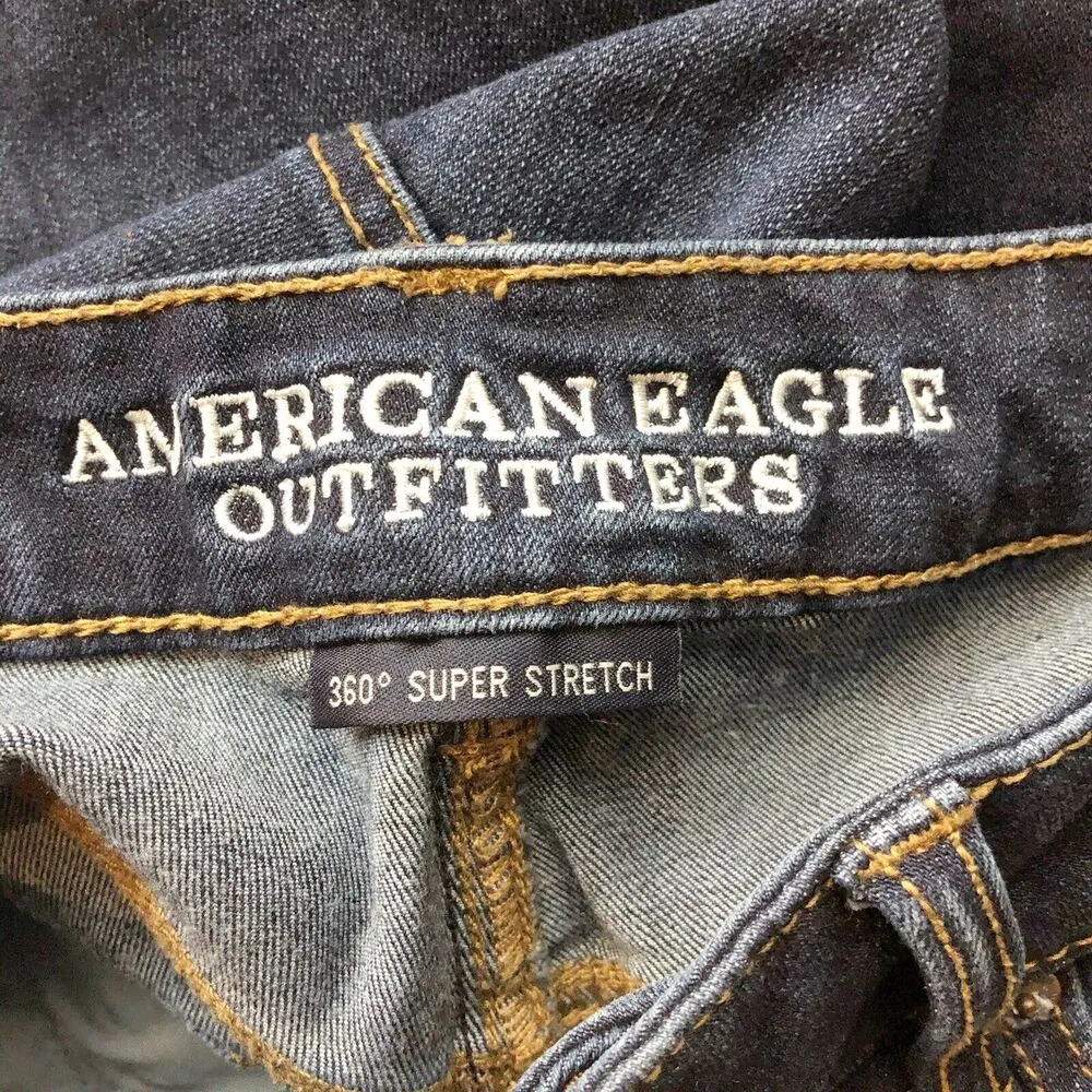 AMERICAN EAGLE Midi Medium Wash Denim Jean Shorts Size 6 - Image 7