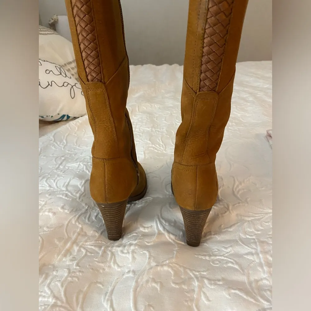 EK Stratham tall suede boots - Image 11