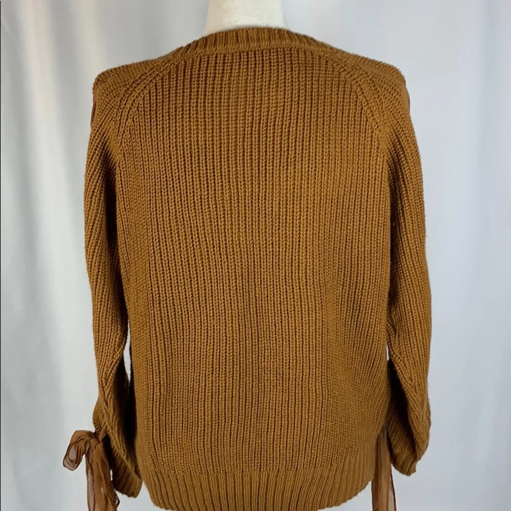 Iris NWOT thick sweater with tie up sleeves - Image 3