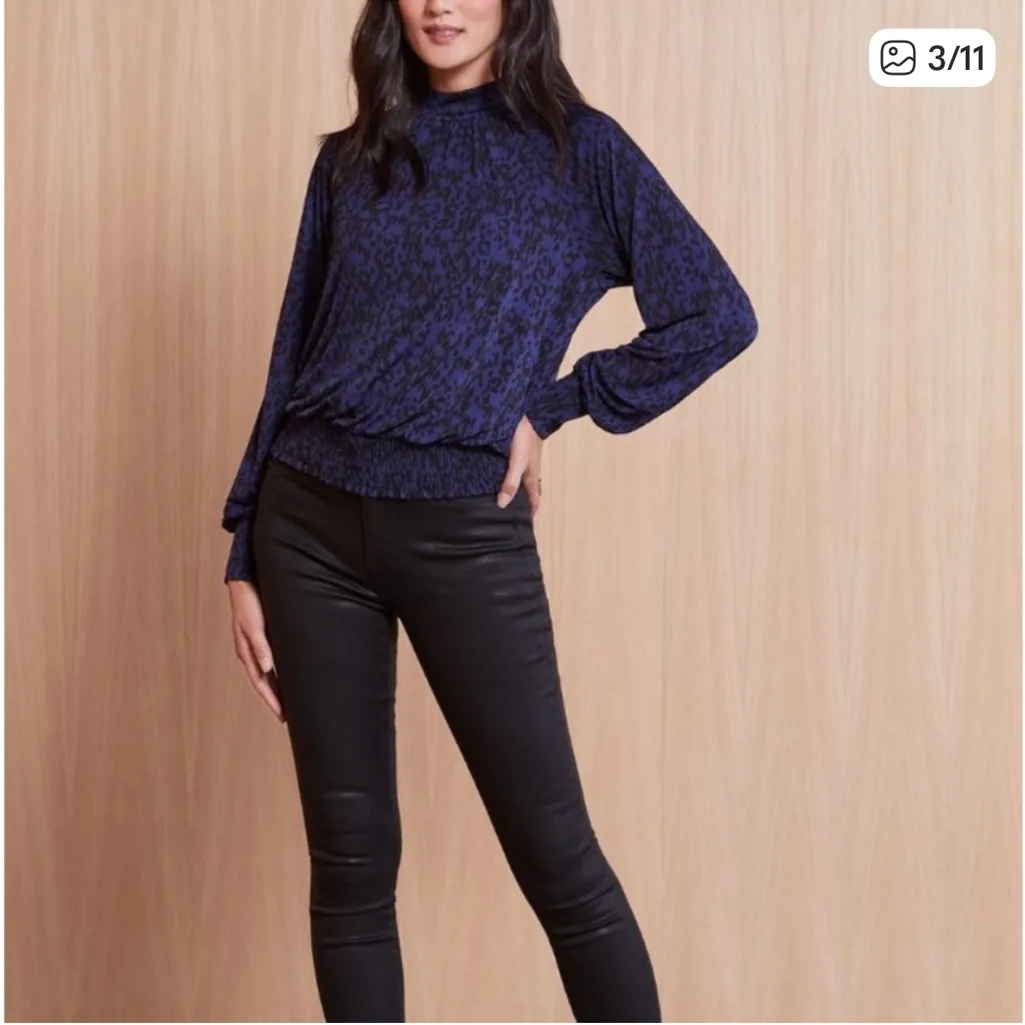 New With Tags Evereve Allison Joy Dean Mock Neck Top Sz M - Image 3