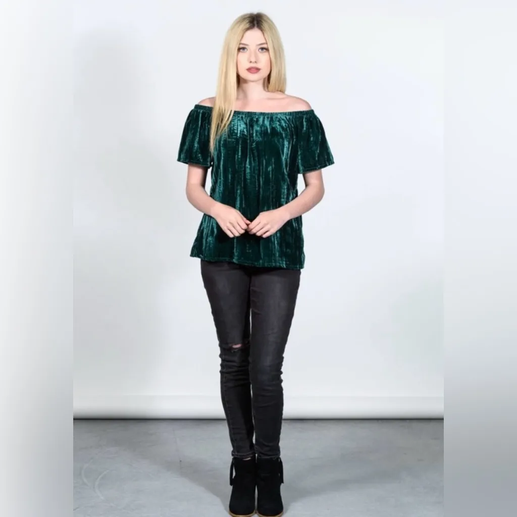 Socialite Off the Shoulder Emerald Green Crushed Velvet Top, Sz L - Image 2