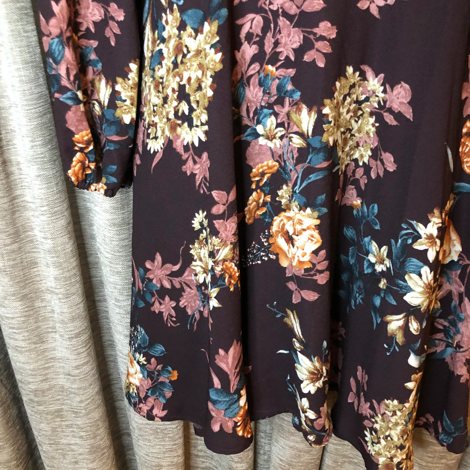 Xhiliration Wine Floral Print Long Sleeve Scoop Neck Ruffle Front Dress Medium - Image 8