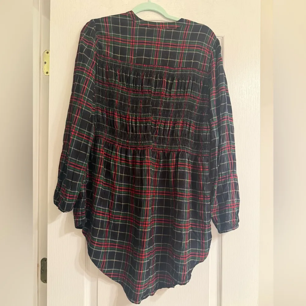Torrid Babydoll Twill Smocked Button-Front Tunic Top in Holiday Plaid - size 1 - Image 5