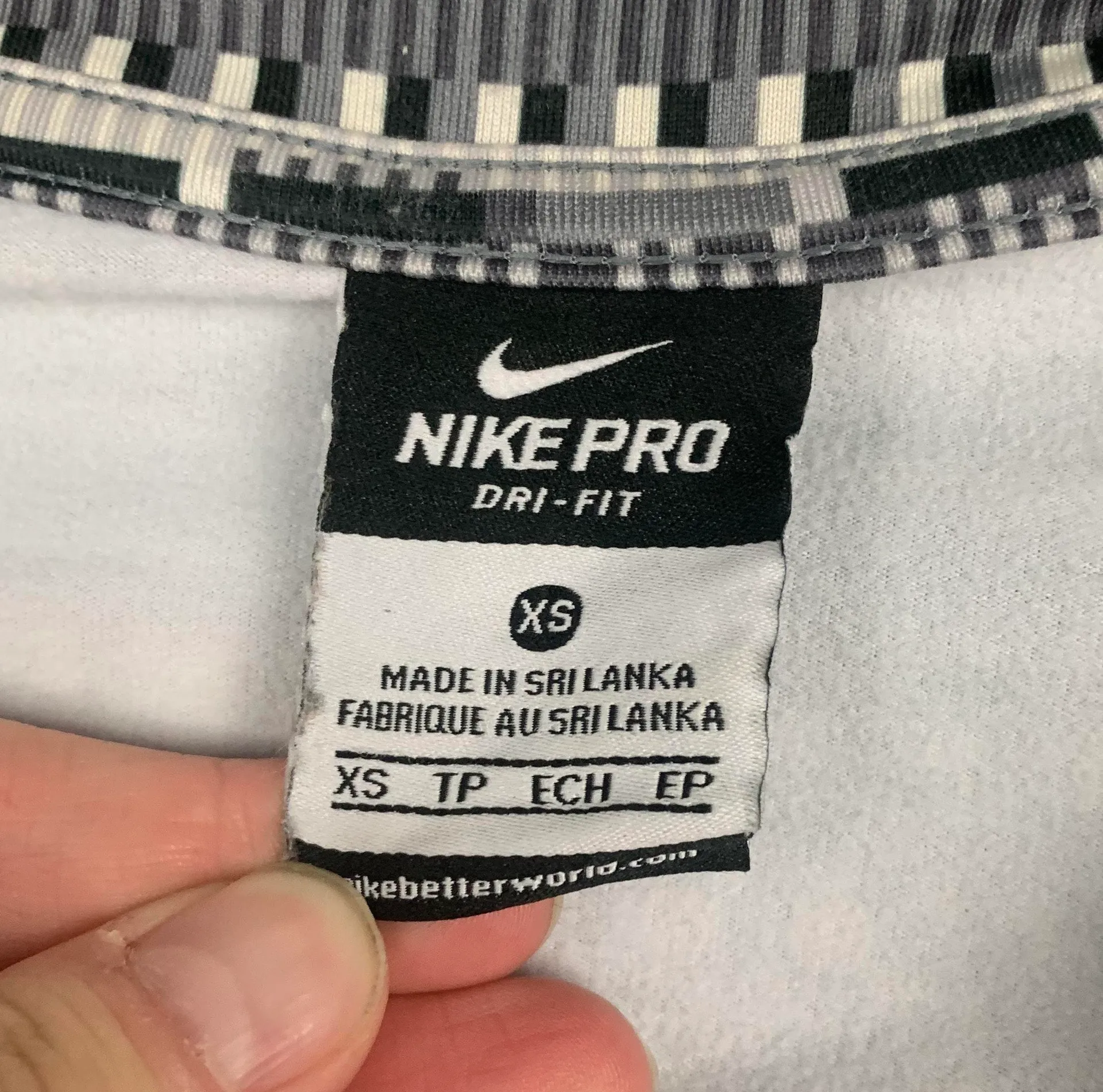 Pro Dri Fit Quarter Zip Striped Pullover XS - Image 8