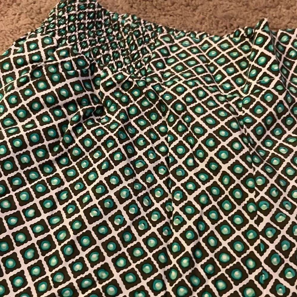 Two by Vince camuto stretchy pull on shorts xs Green - Image 5