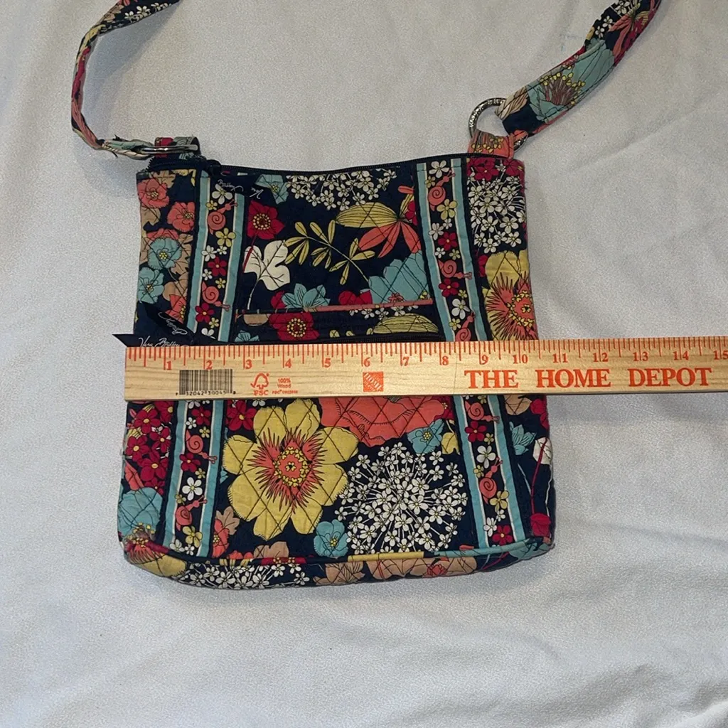 Vera Bradley floral crossbody purse with matching wallet EUC - Image 4