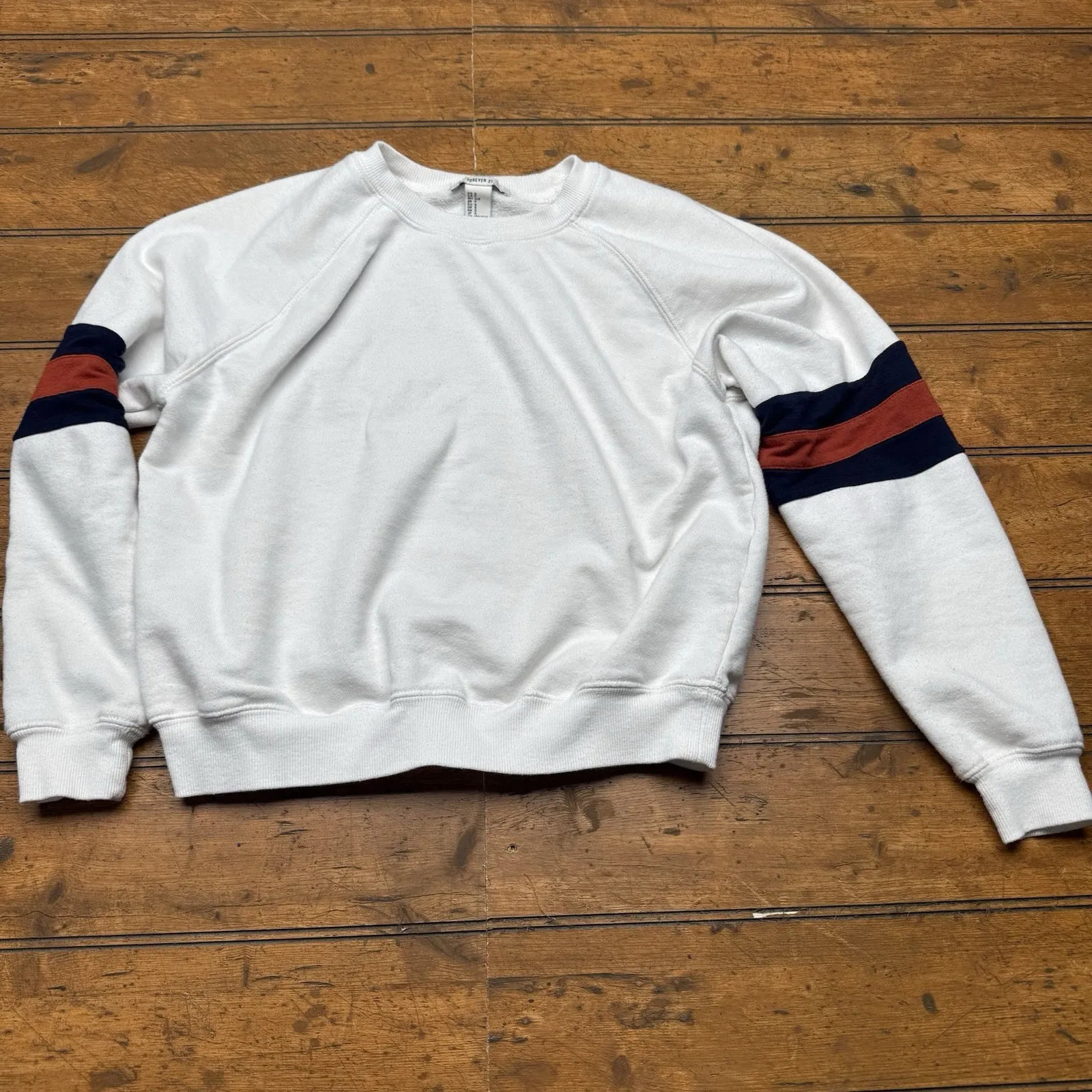 Forever 21 Women's White Blue Red Sleeve Lightweight‎ Sweatshirt Size Small S - Image 2