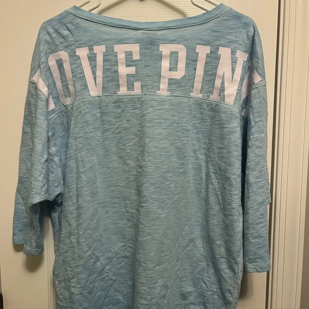 NWT Women’s VICTORIA’S SECRET PINK Pullover Top Sz M Beautiful Blue V - Image 5