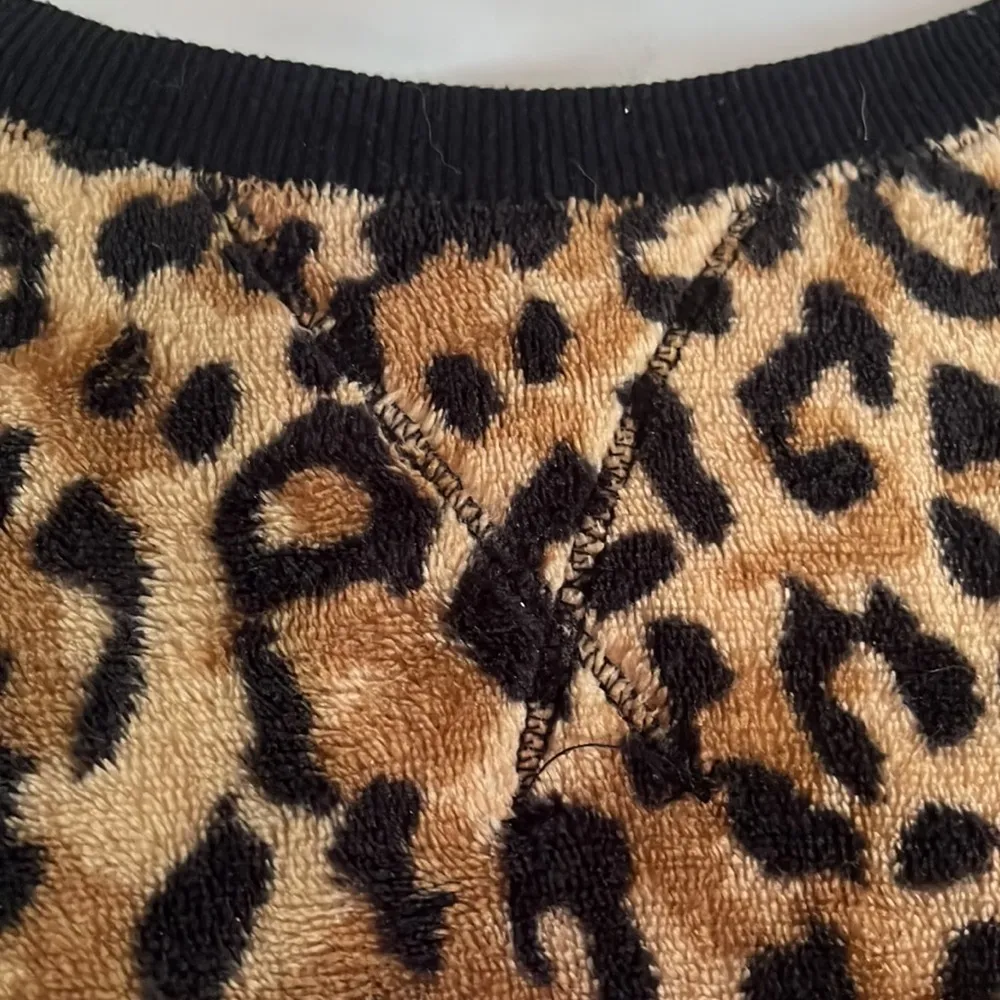 Faded Glory fuzzy leopard sweatshirt - Image 4