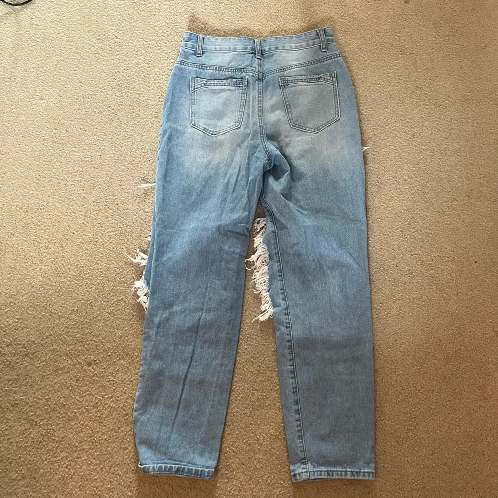 Ripped jeans Size 4 - Image 3