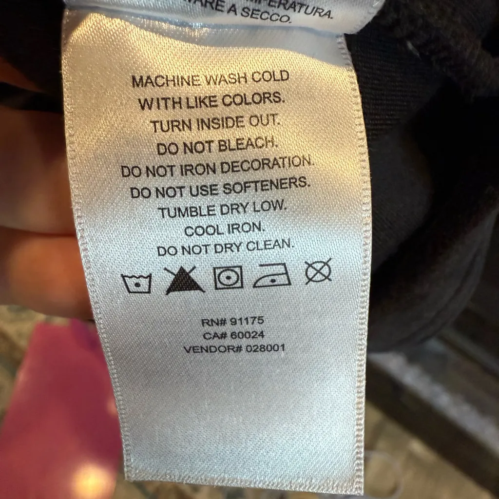 NWOT Fila Black velour Garment with Logo Tag size small - Image 5