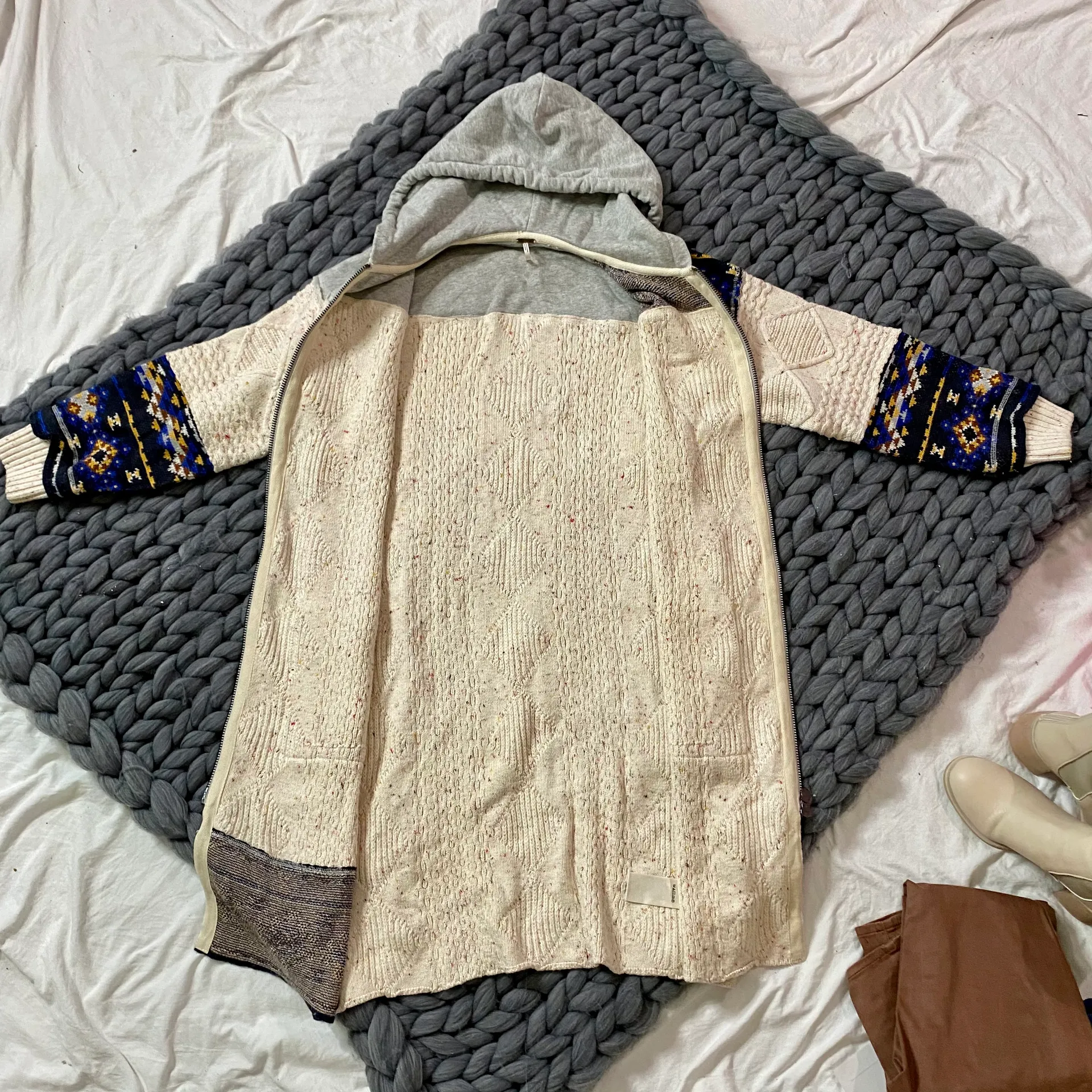 ‘Capture The Moment’ Cardi - Image 6