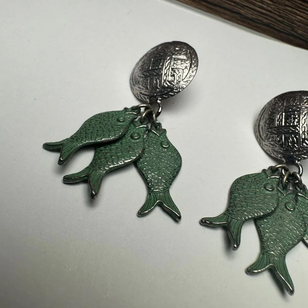 Fish Charms Silver Tone & Green Dangle Drop Pierced Earrings Rustic Style - Image 6