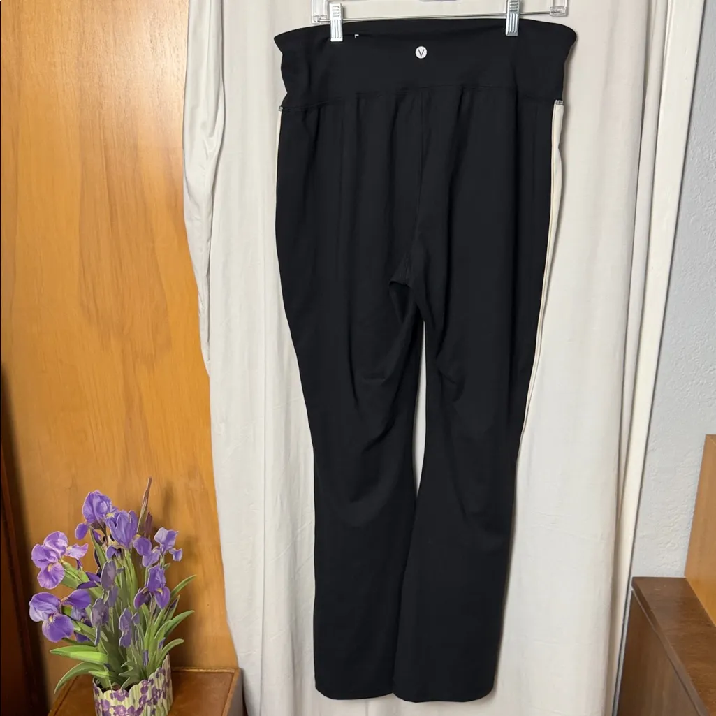 LIVI Lane Bryant Active Black and White High Waist Soft Flared Pant Size 18/20 - Image 6