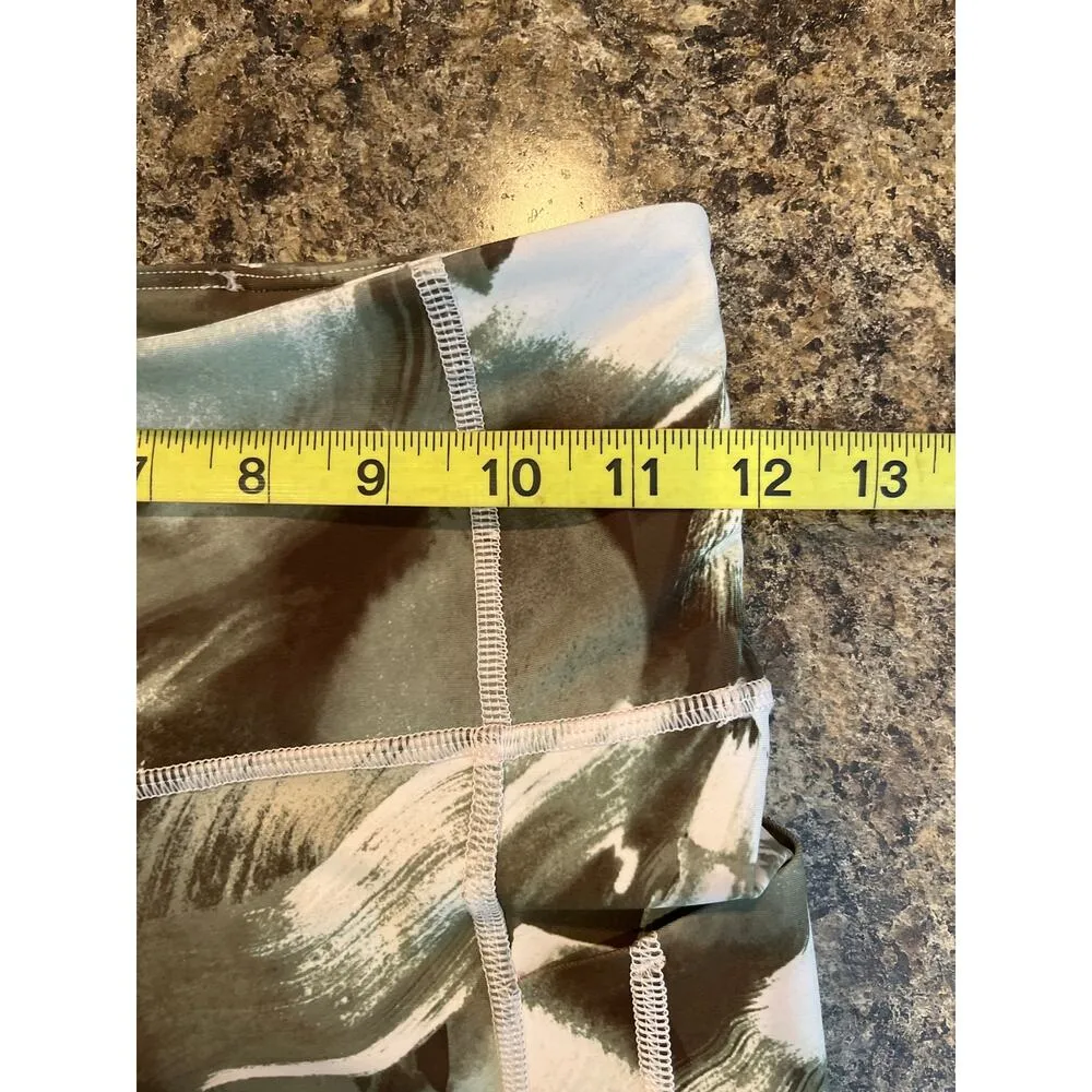 Athleta  Ultimate Stash II Capri Leggings XS Green Cream Pink Patterned - Image 8