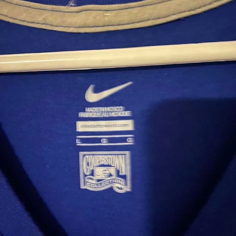 Nike Chicago Cubs Tshirt women's V neck size large Sports Top Large Logo - Image 3