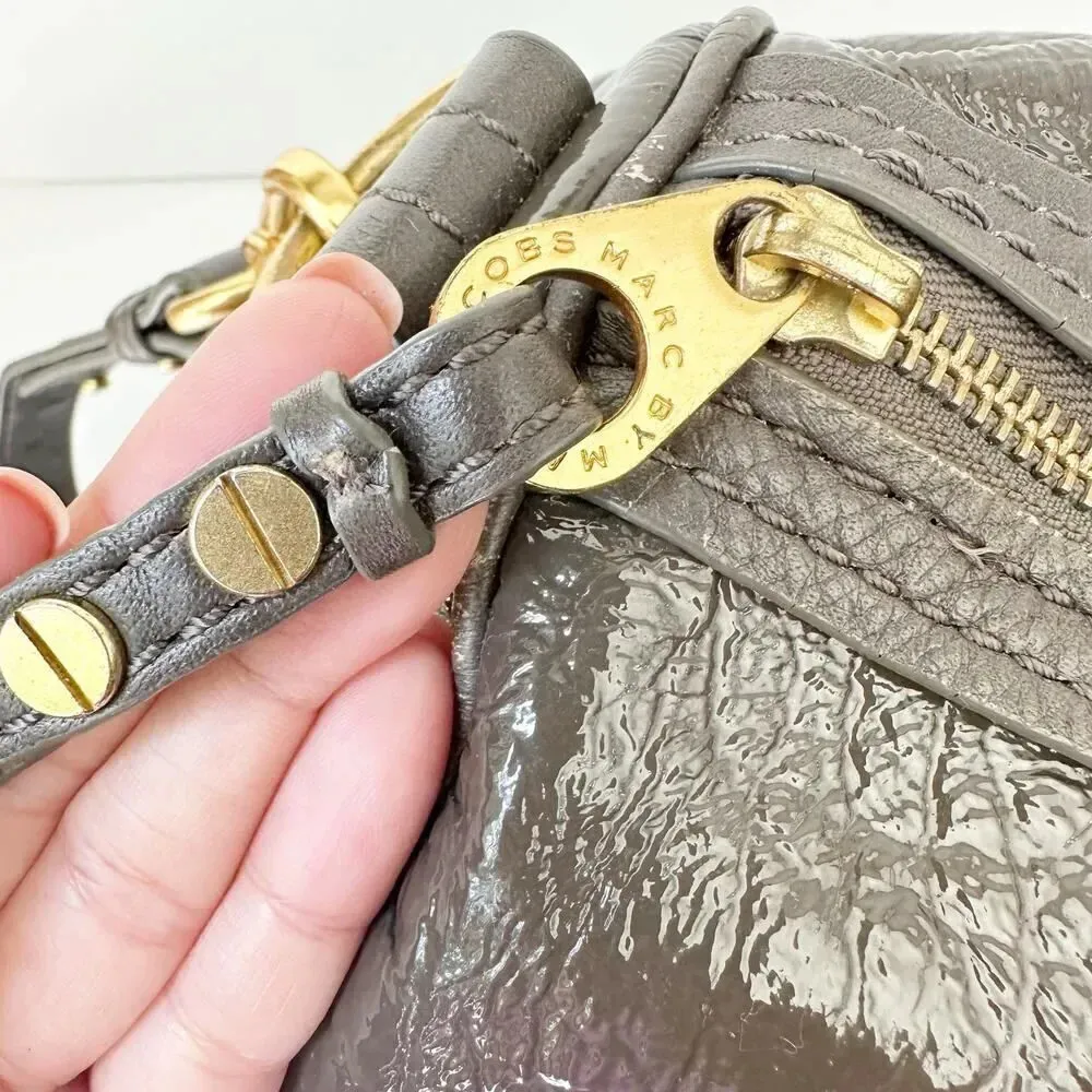 MARC MARC JACOBS Totally Turnlock Shine Lil Shifty Duffle Purse Detachable Strap - Image 3